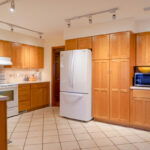 610 Laurel-10